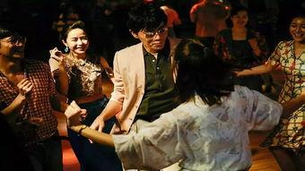 国产三色在线观看